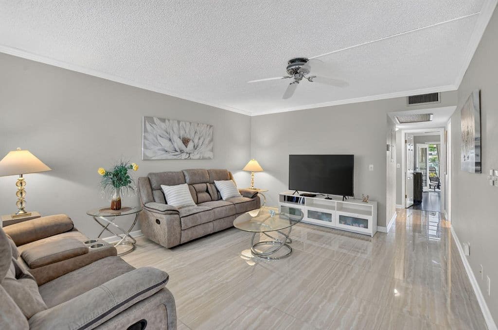 2-bedroom Condo — 3056 NEWPORT N