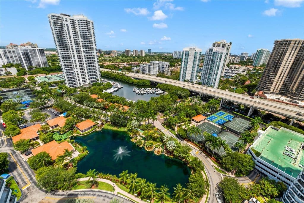 2+1 Condo — 19101 NE 36th Ct APT 2607