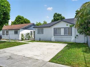 3-bedroom Single-Family Home — 12219 SW 198th Ter, Miami, 33177