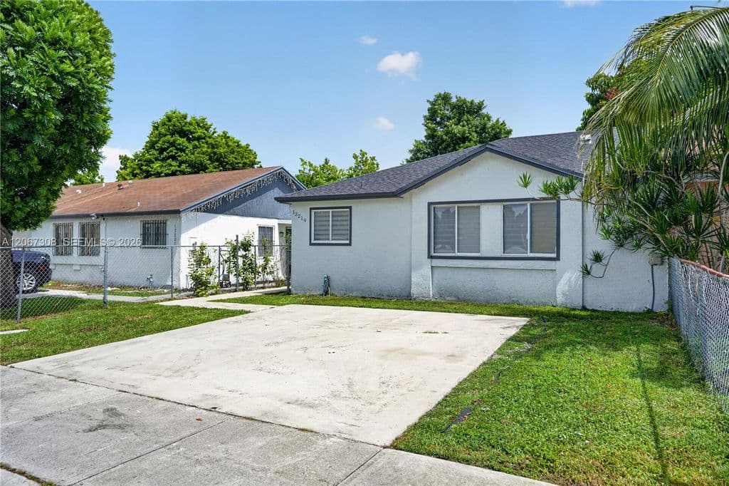 3+1 Müstakil ev — 12219 SW 198th Ter