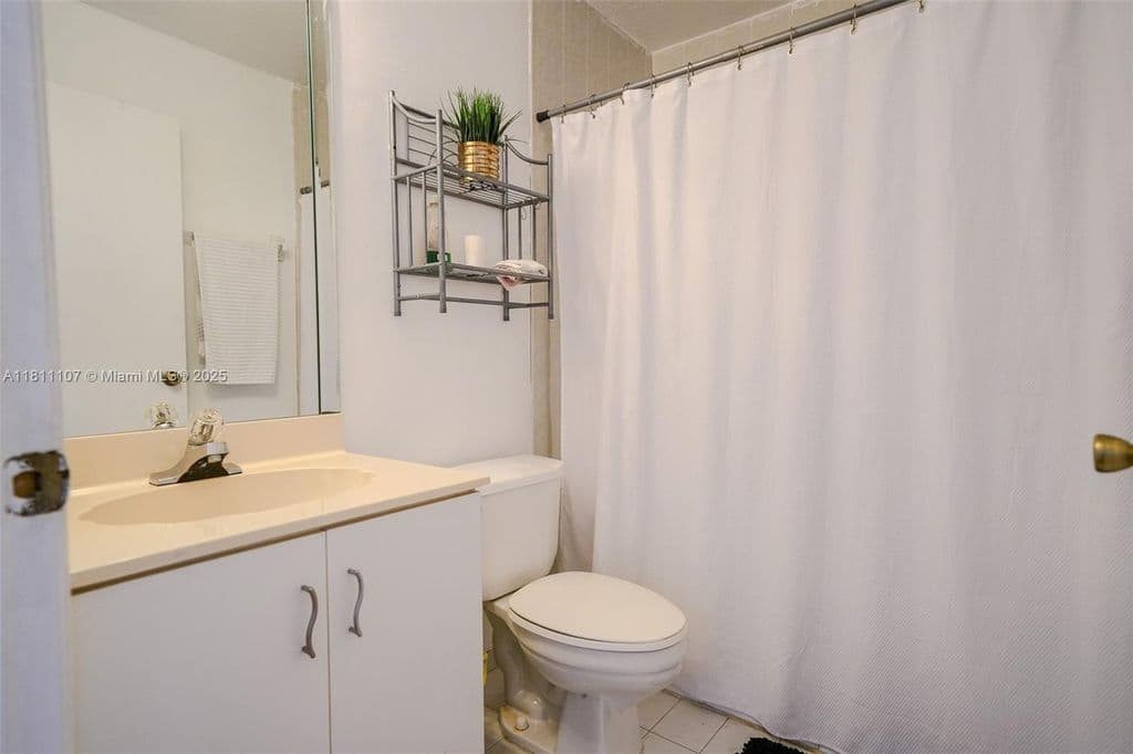 3-bedroom Property — 14816 SW 104th St APT 85