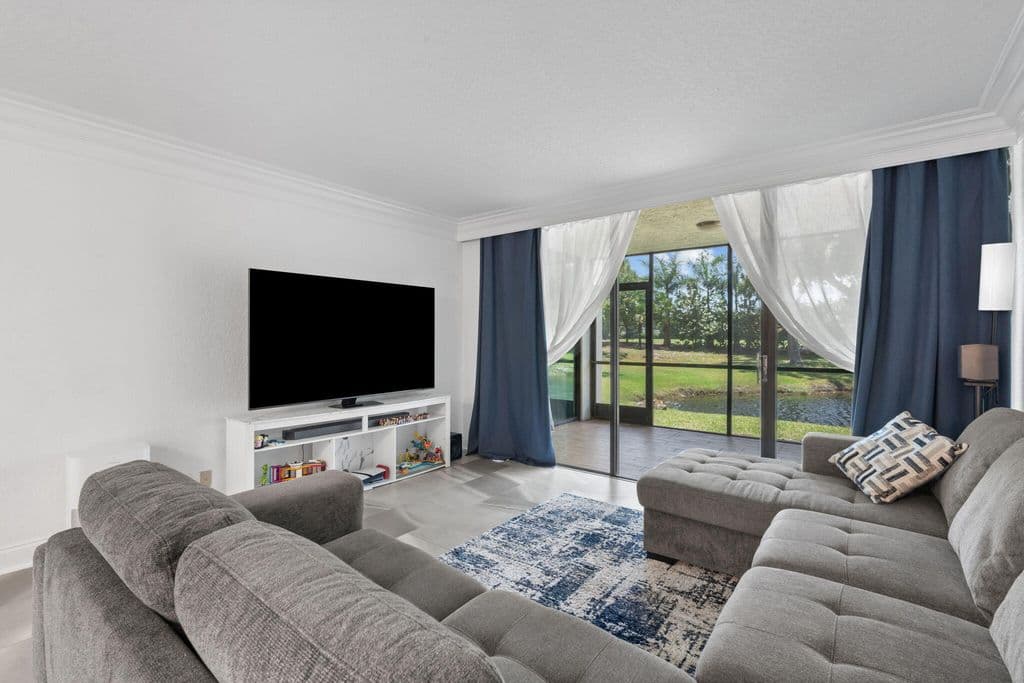 2+1 Condo — 6562 Boca Del Mar Drive #124