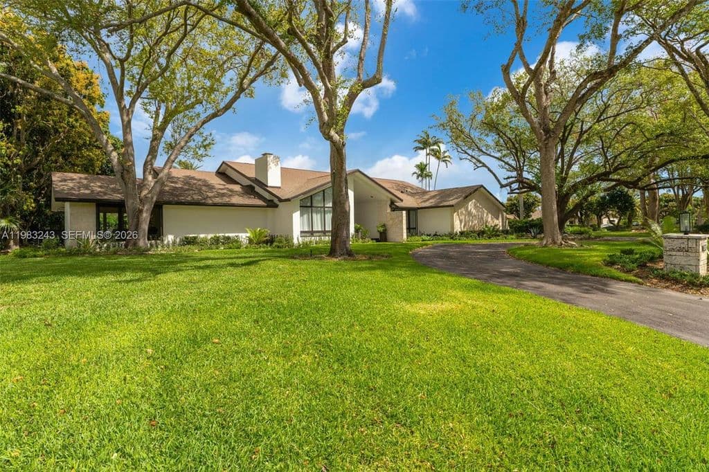 5+1 Müstakil ev — 8967 SW 117th St