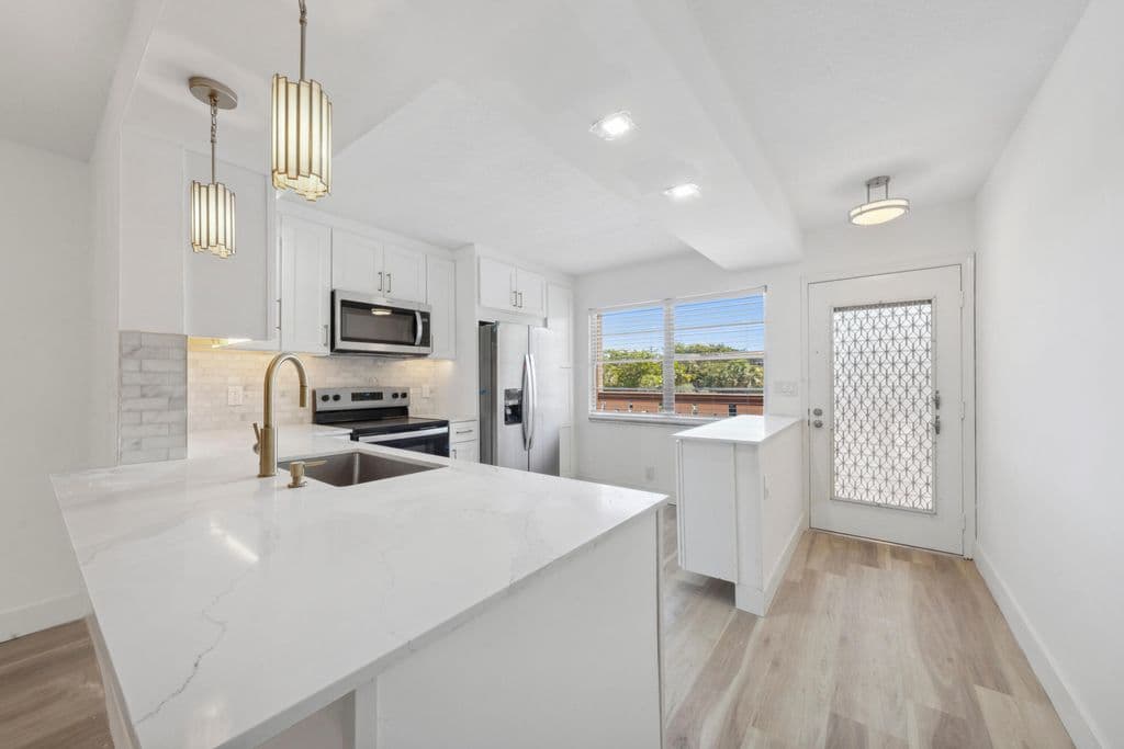 2+1 Condo — 3201 Portofino Pt #D3