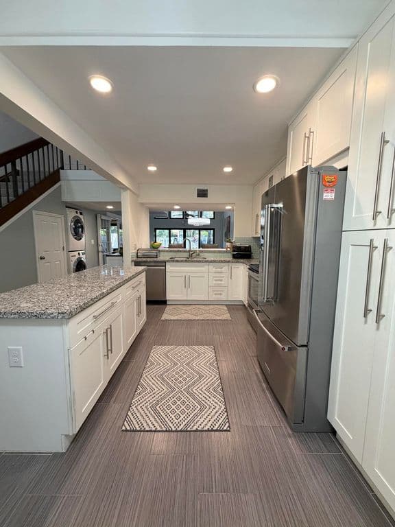 3-bedroom Property — 1400 NW 9th Avenue #D-28