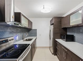2+1 Condo — 3625 N Country Club Dr APT 402, Aventura, 33180