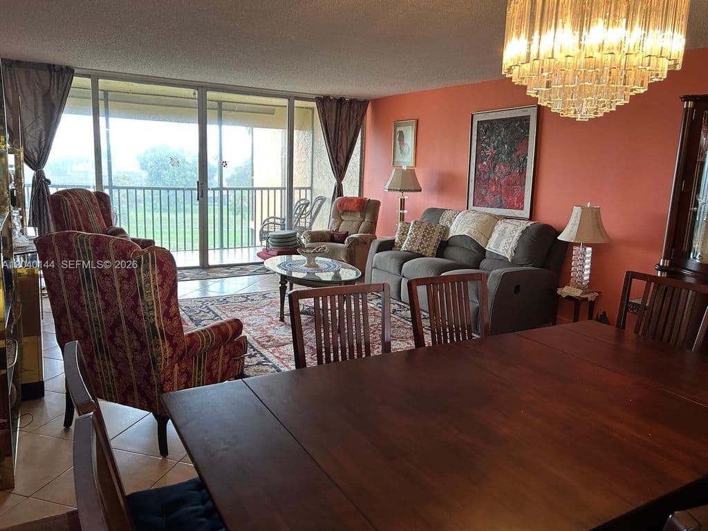 3-bedroom Condo — 3841 Environ Blvd APT 629