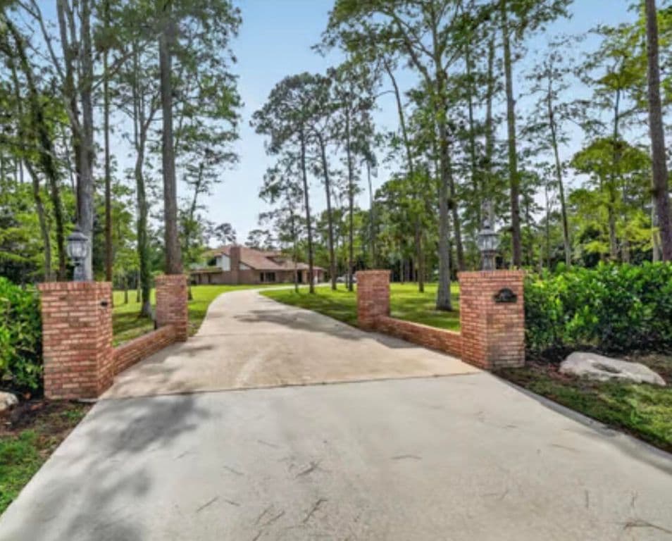 5-bedroom Single-Family Home — 14780 Draft Horse Lane
