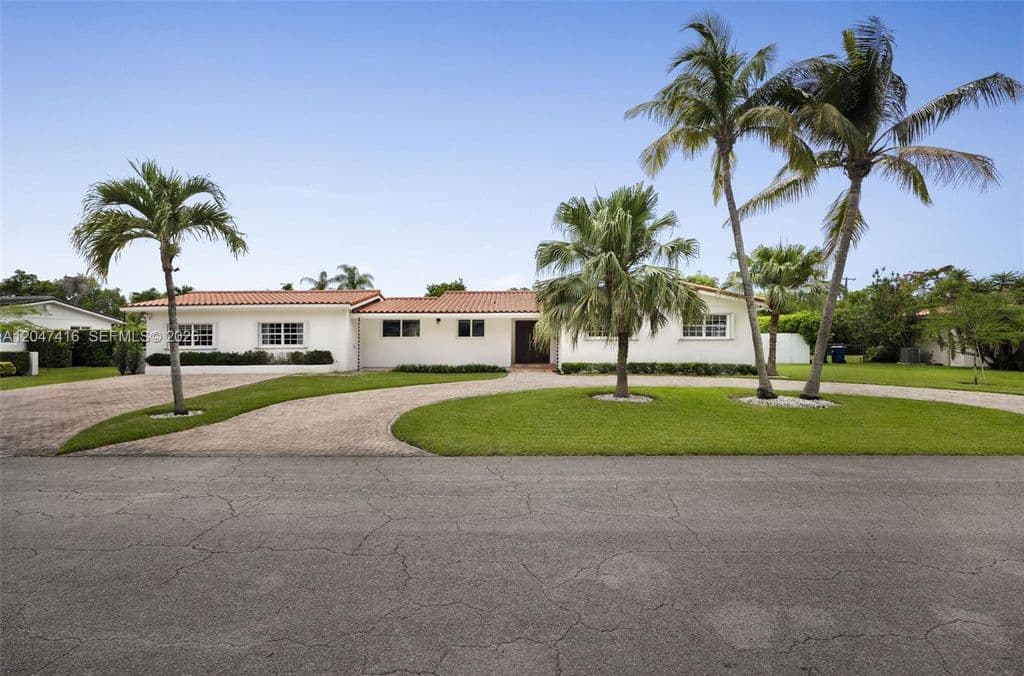 5-bedroom Single-Family Home — 8345 SW 90th St
