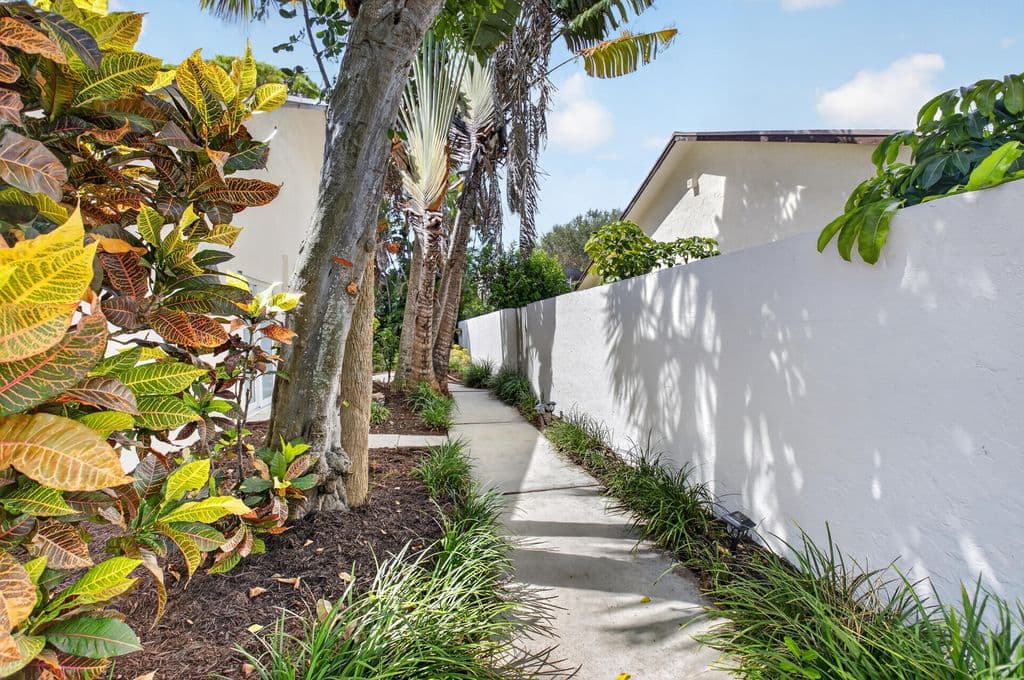 2-bedroom Single-Family Home — 2802 SW 6th Street
