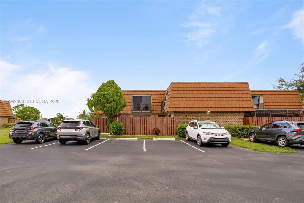 3+1 Mülk — 1170 SW 118th Ter