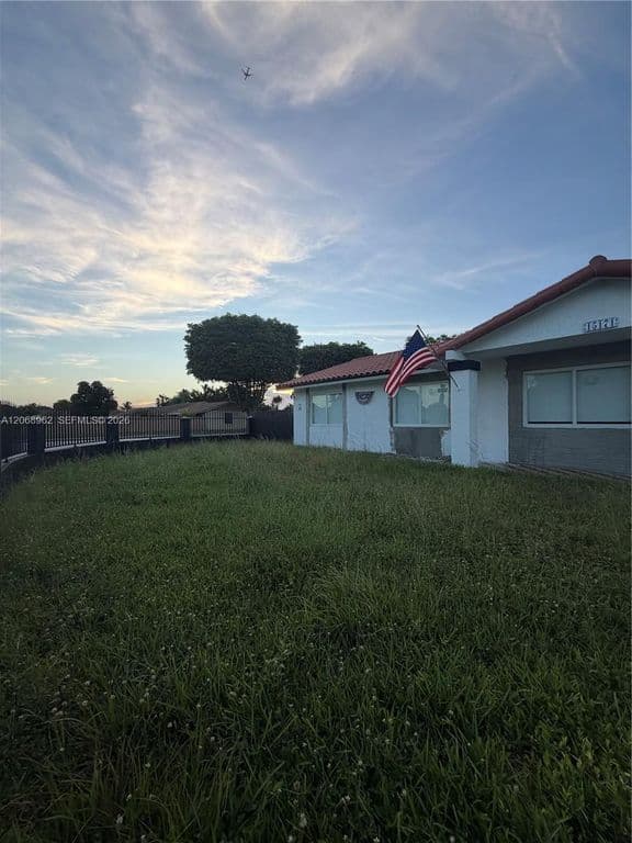 3+1 Müstakil ev — 15171 SW 70th St