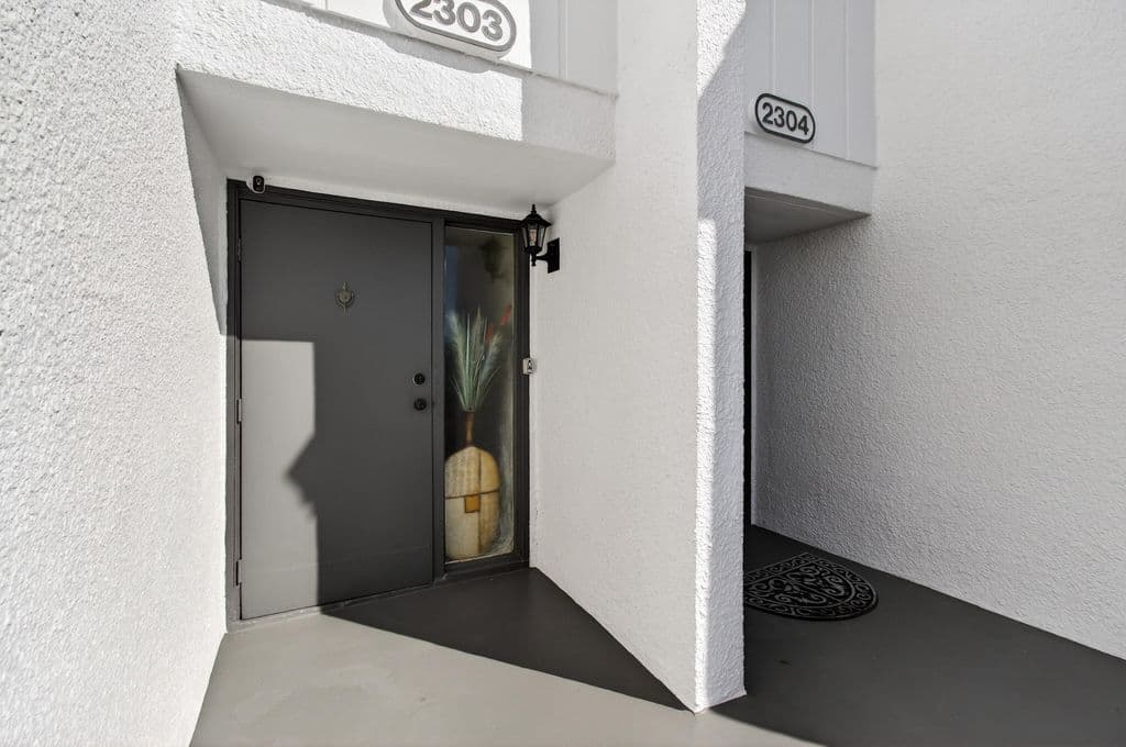 2-bedroom Condo — 2303 Bridgewood Drive #2303