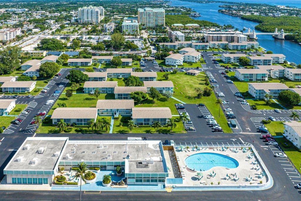 1+1 Condo — 150 Horizon Street E