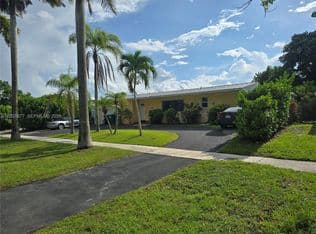 4+1 Müstakil ev — 19500 SW 87th Ave, Cutler Bay, 33157