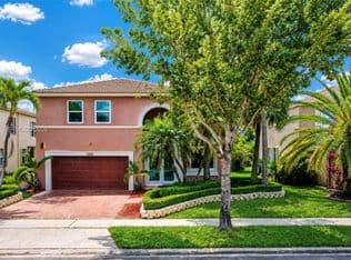 5-bedroom Single-Family Home — 1500 SW 171st Ter, Pembroke Pines, 33027