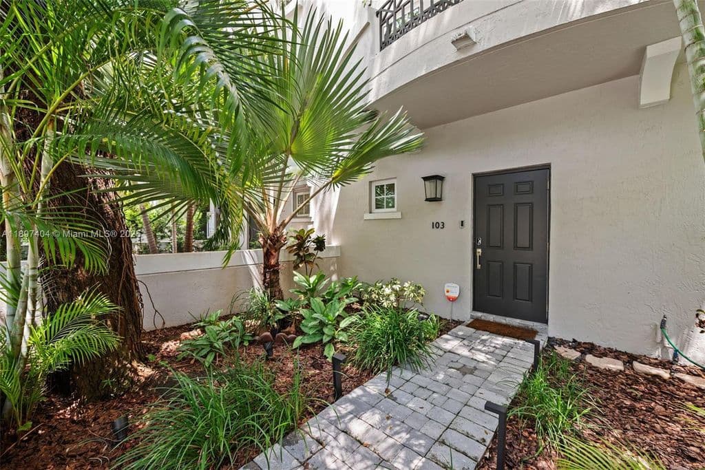 3+1 Mülk — 261 Navarre Ave #A-3