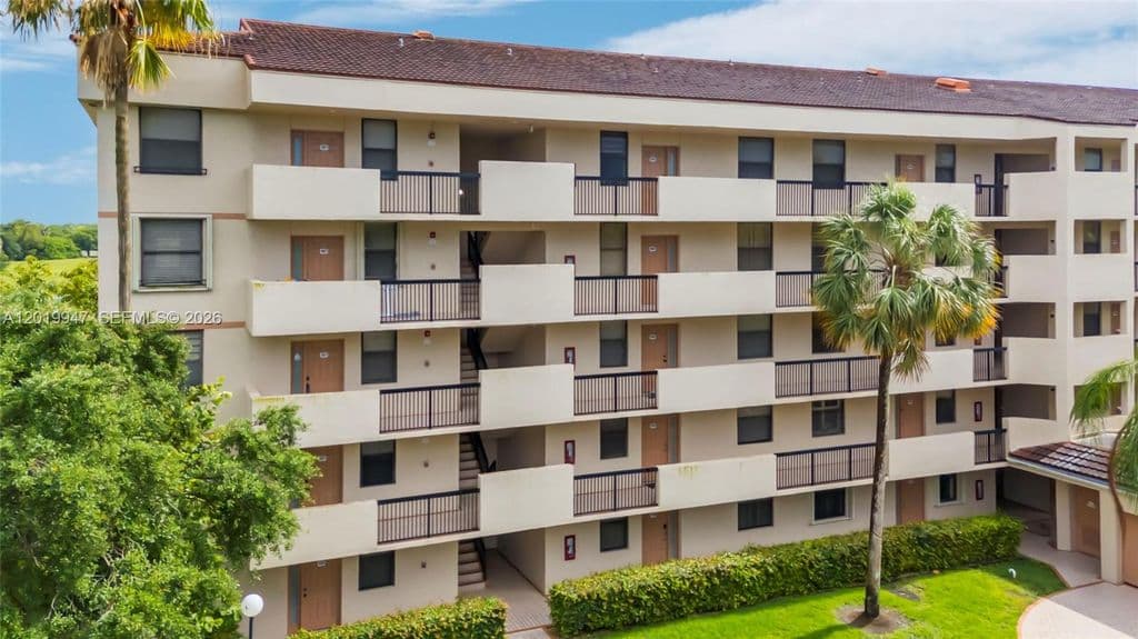 2-bedroom Condo — 2768 Carambola Cir S APT 401