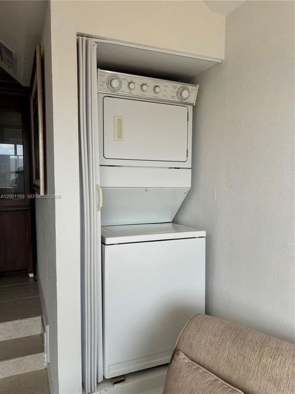 2+1 Condo — 10900 SW 104th St APT 303