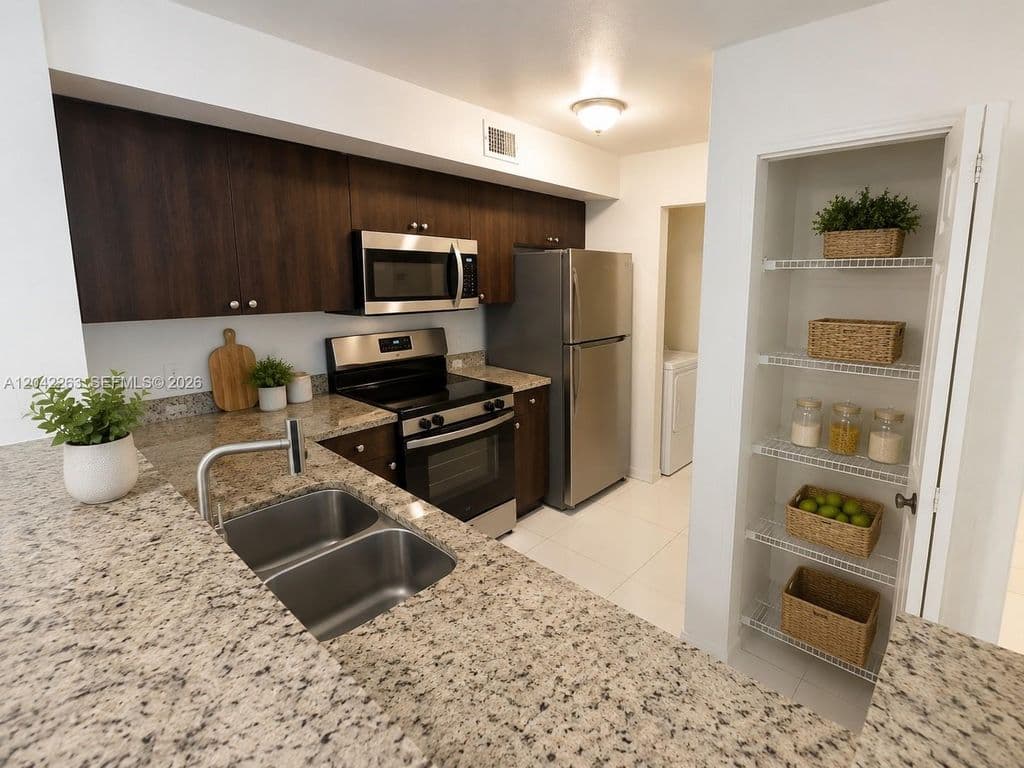 2+1 Condo — 11177 SW 8th St APT 208