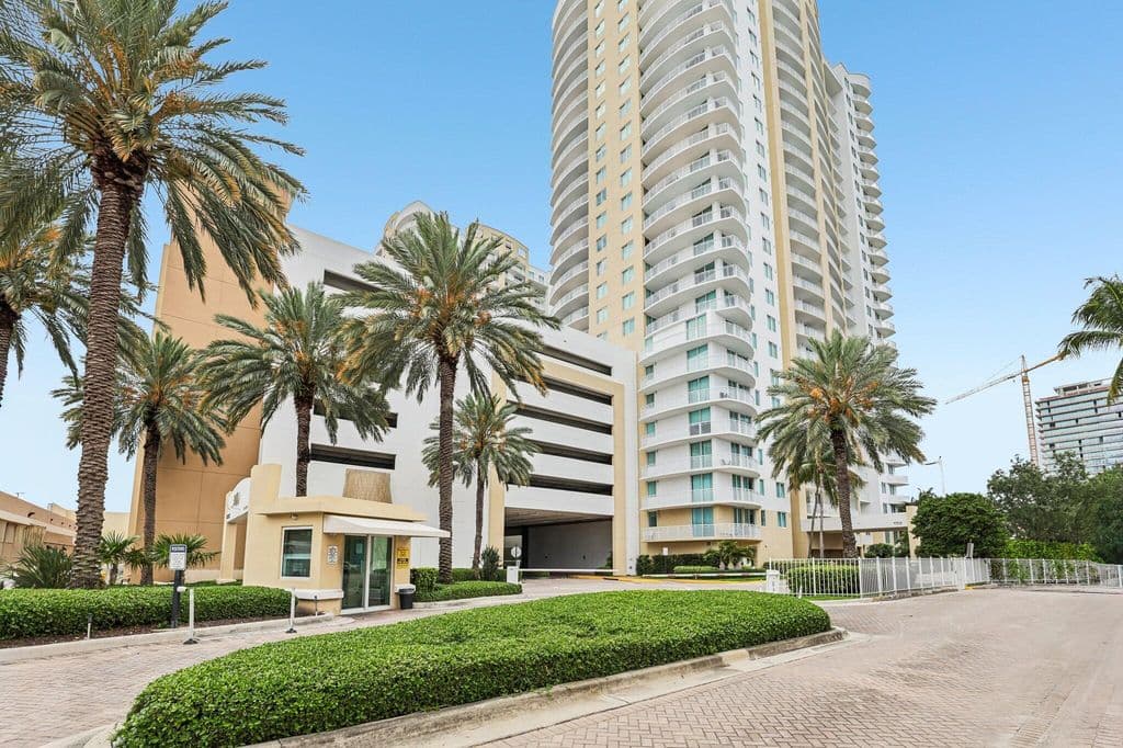 2+1 Condo — 1755 E Hallandale Beach Boulevard #1207 E
