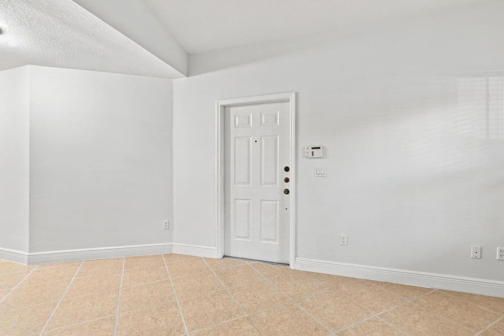 3-bedroom Property — 2107 Anchor Court