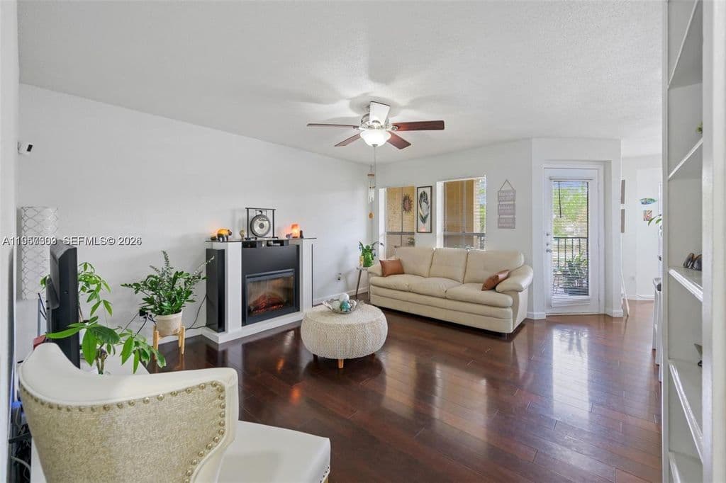 1+1 Condo — 777 Riverside Dr APT 1521