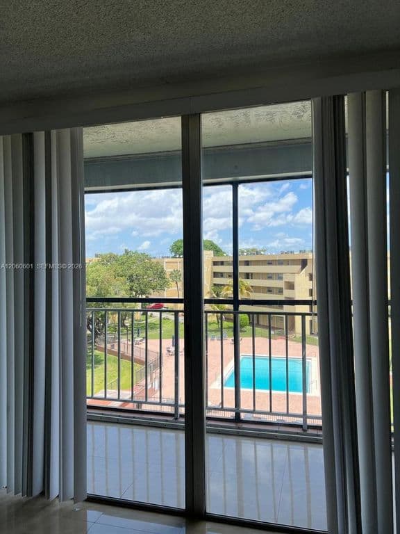 2+1 Condo — 9210 Fontainebleau Blvd APT 506