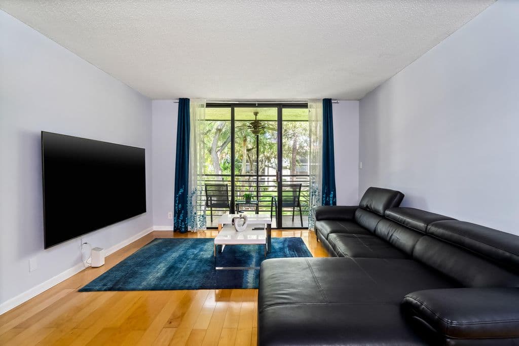 2+1 Condo — 7579 NW 79th Avenue #204