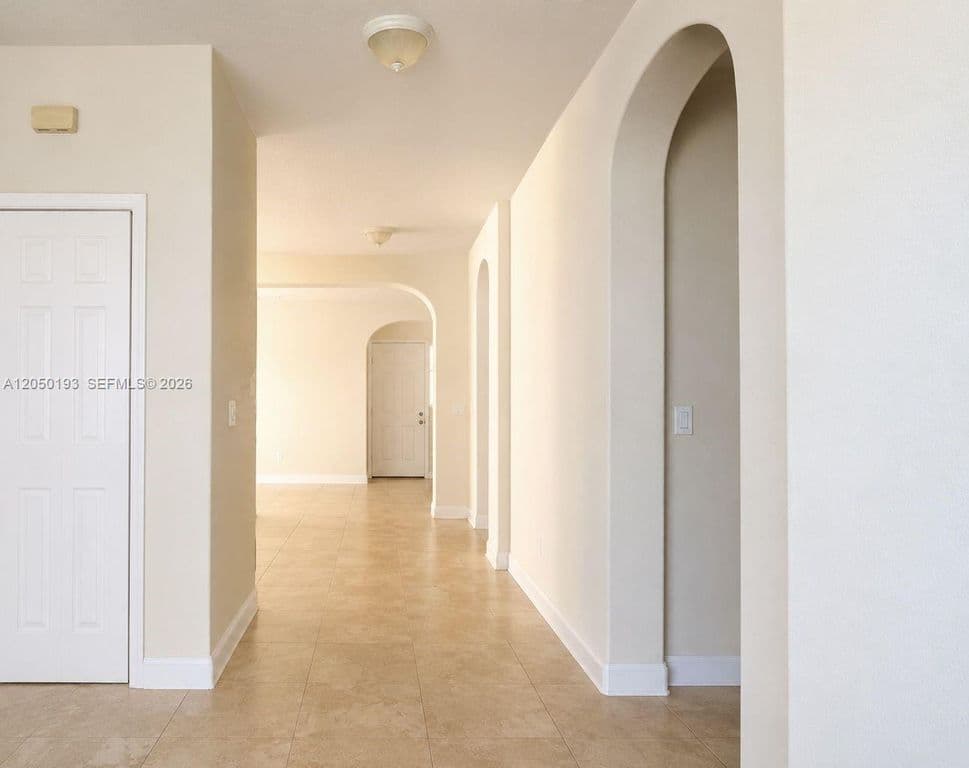 4+1 Müstakil ev — 16474 SW 84th St