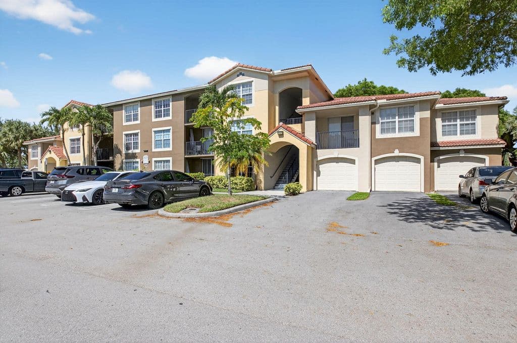 2-bedroom Condo — 15035 Michelangelo Boulevard #105
