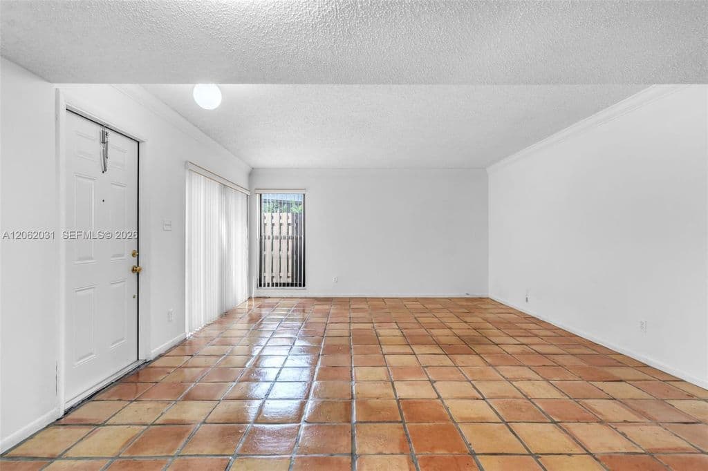 3-bedroom Condo — 11411 SW 109th Rd #50Y