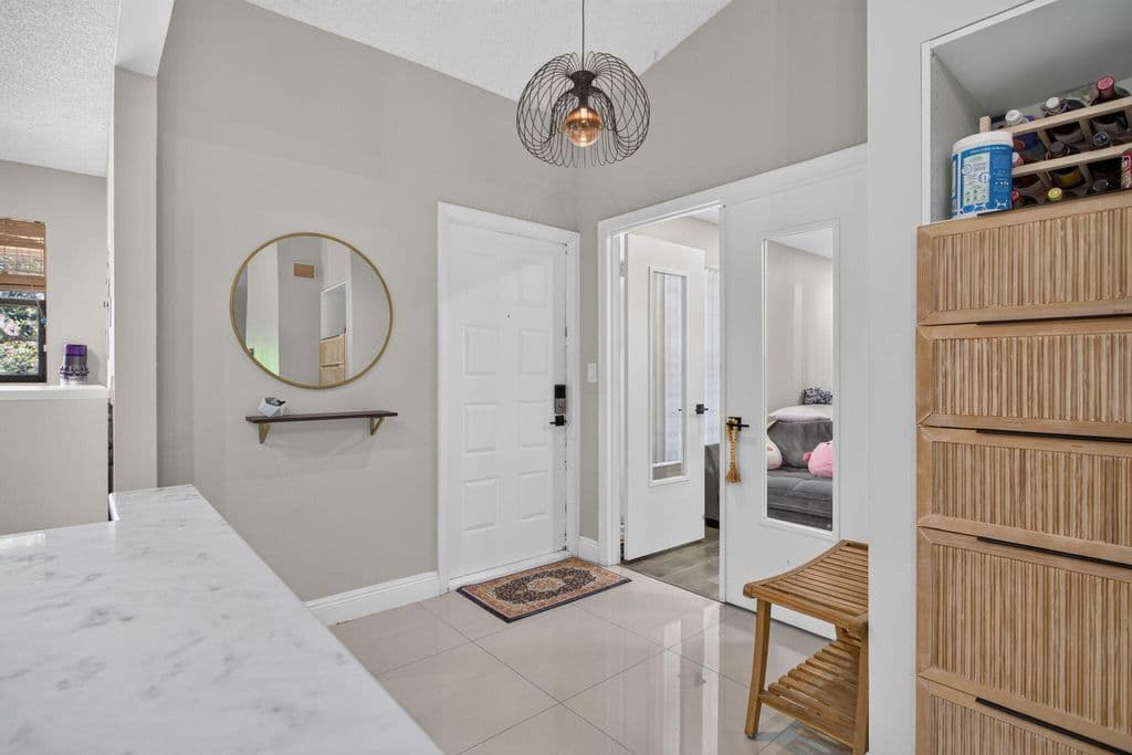 2+1 Condo — 4111 NW 22ND Street #250E
