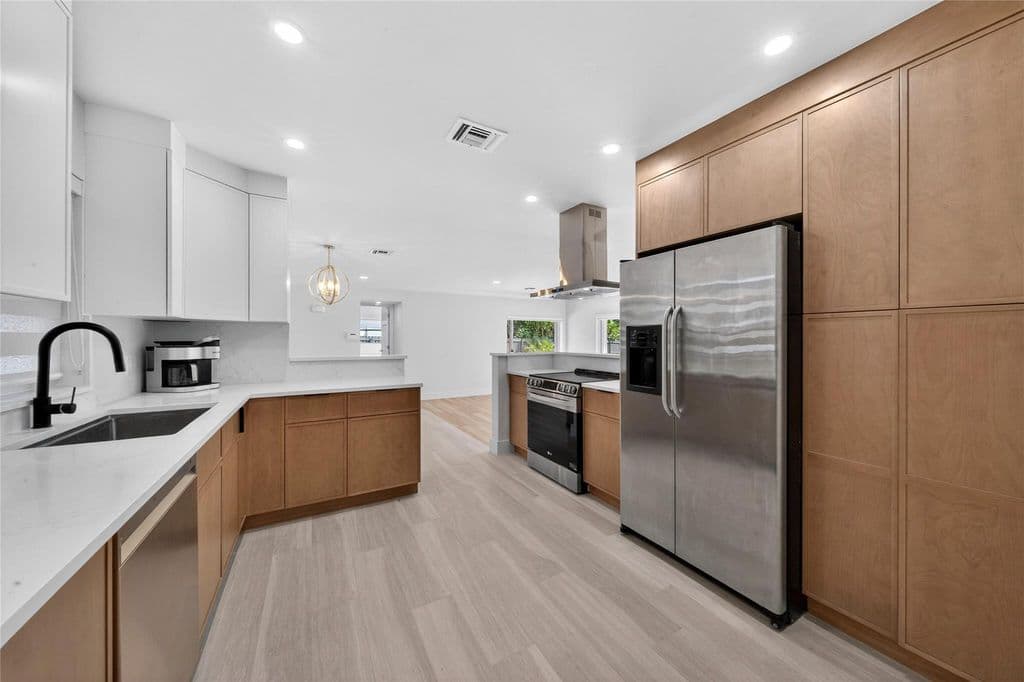 3+1 Müstakil ev — 1762 NE 38th Street