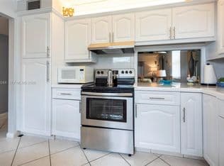 2-bedroom Condo — 4940 E Sabal Palm Blvd #Ph414, Tamarac, 33319