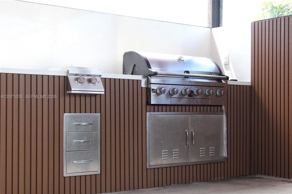 4+1 Müstakil ev — 9551 SW 49th St