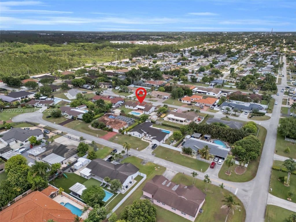 4+1 Müstakil ev — 18600 SW 127th Pl