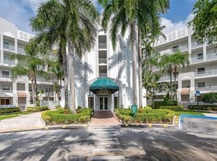 3-bedroom Condo — 10750 NW 66th St APT 312, Doral, 33178