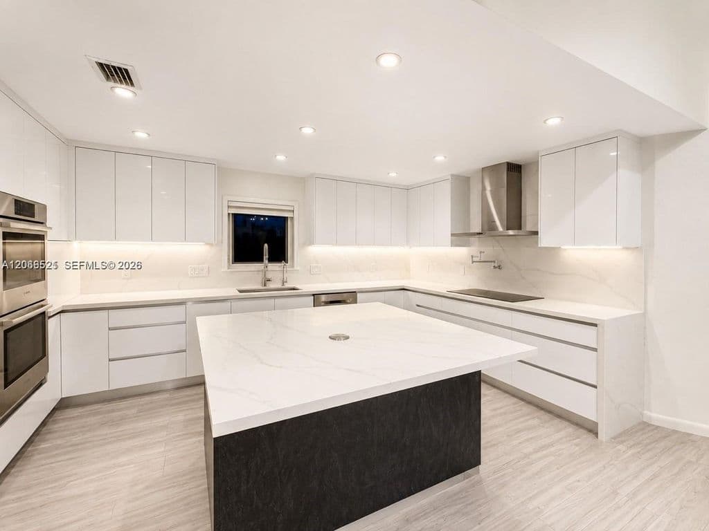 5+1 Müstakil ev — 2616 Oakbrook Ct