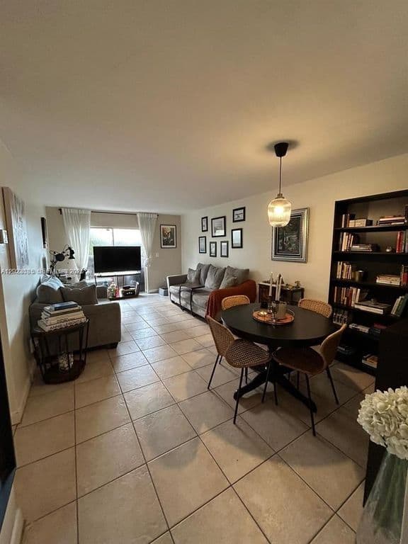 2+1 Condo — 8550 SW 109th Ave #5119