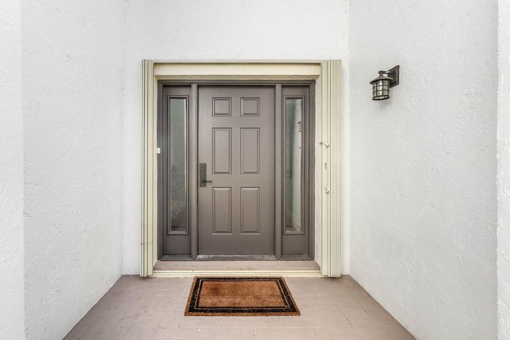 2-bedroom Condo — 16648 TRADERS Crossing N #106