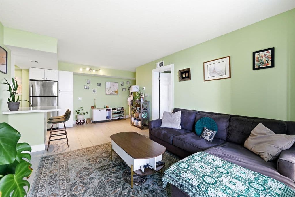 2+1 Condo — 760 EXECUTIVE CENTER Drive #24