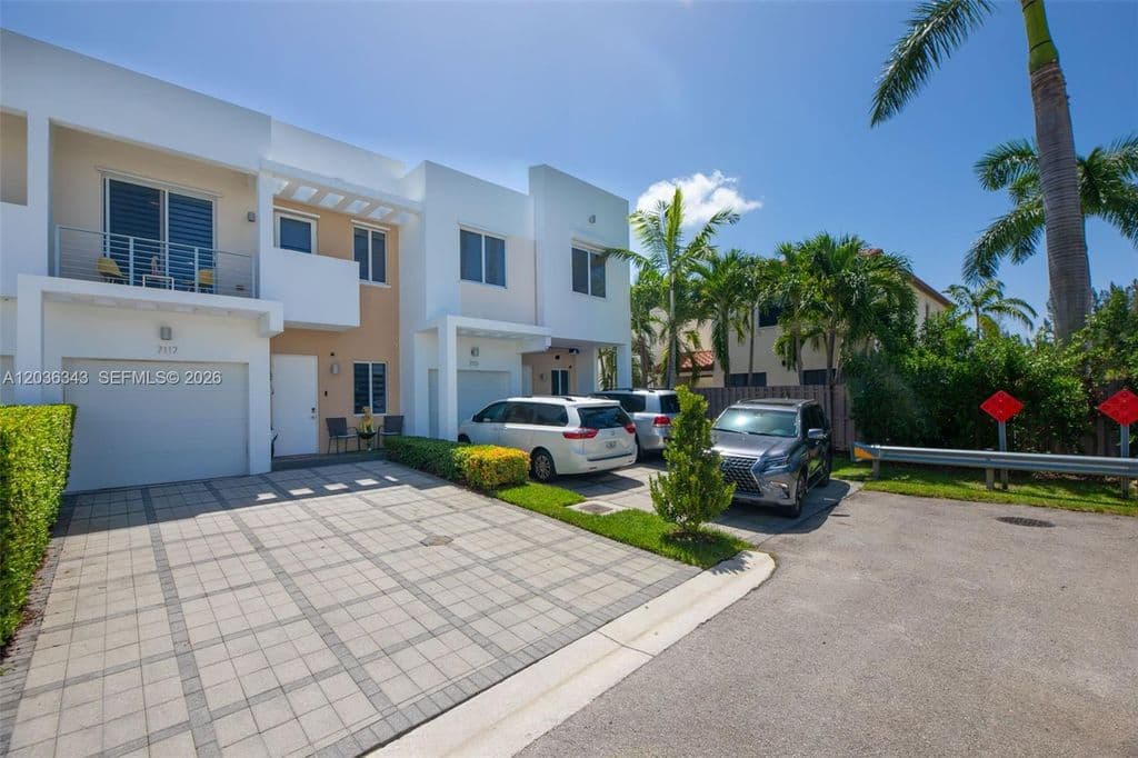 4-bedroom Property — 7117 NW 103rd Path