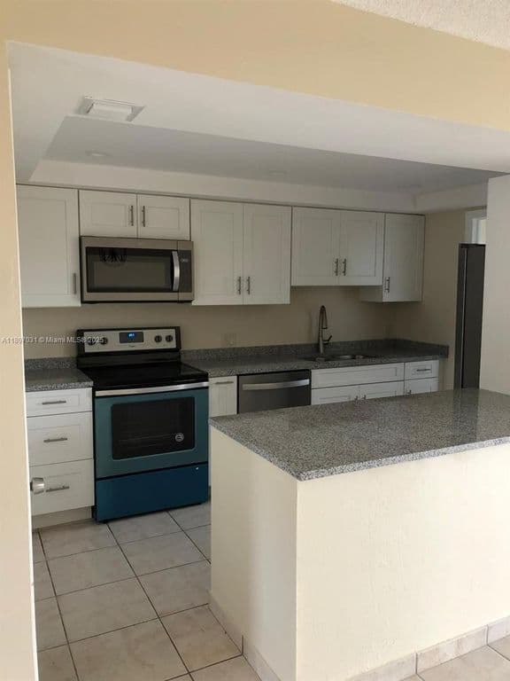 2+1 Condo — 8401 SW 107th Ave APT 313E