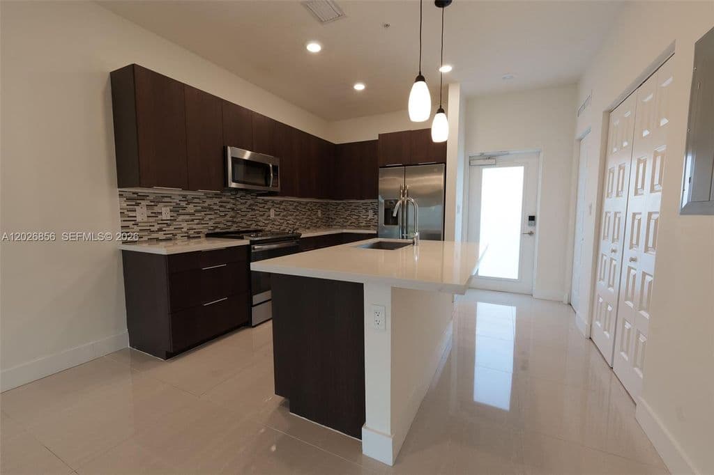 3+1 Condo — 4745 NW 84th Ct #47