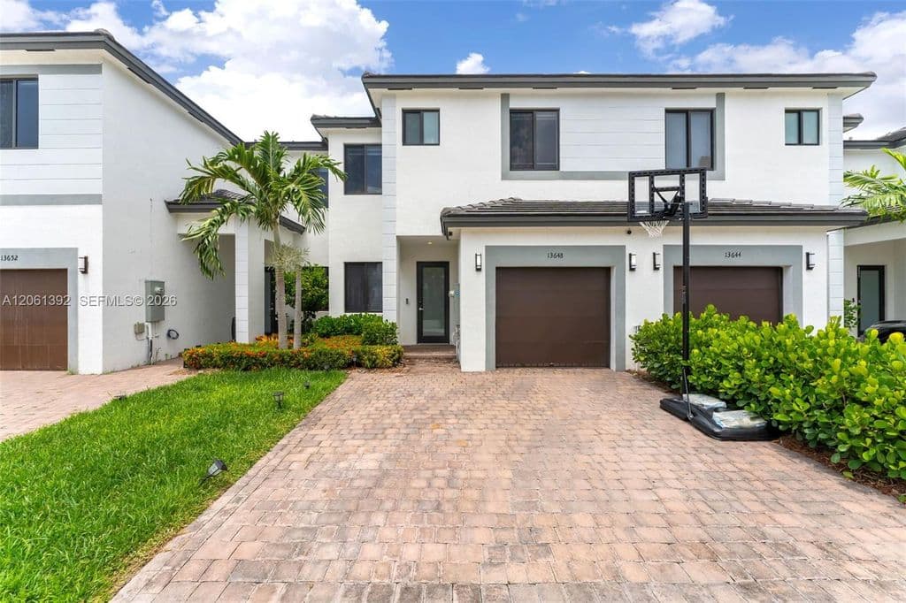 3-bedroom Property — 13648 SW 157th Ct #13648