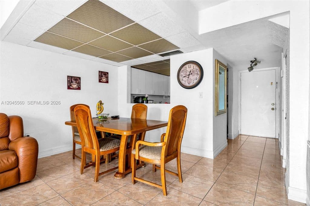 2-bedroom Condo — 6600 W 2nd Ct #24