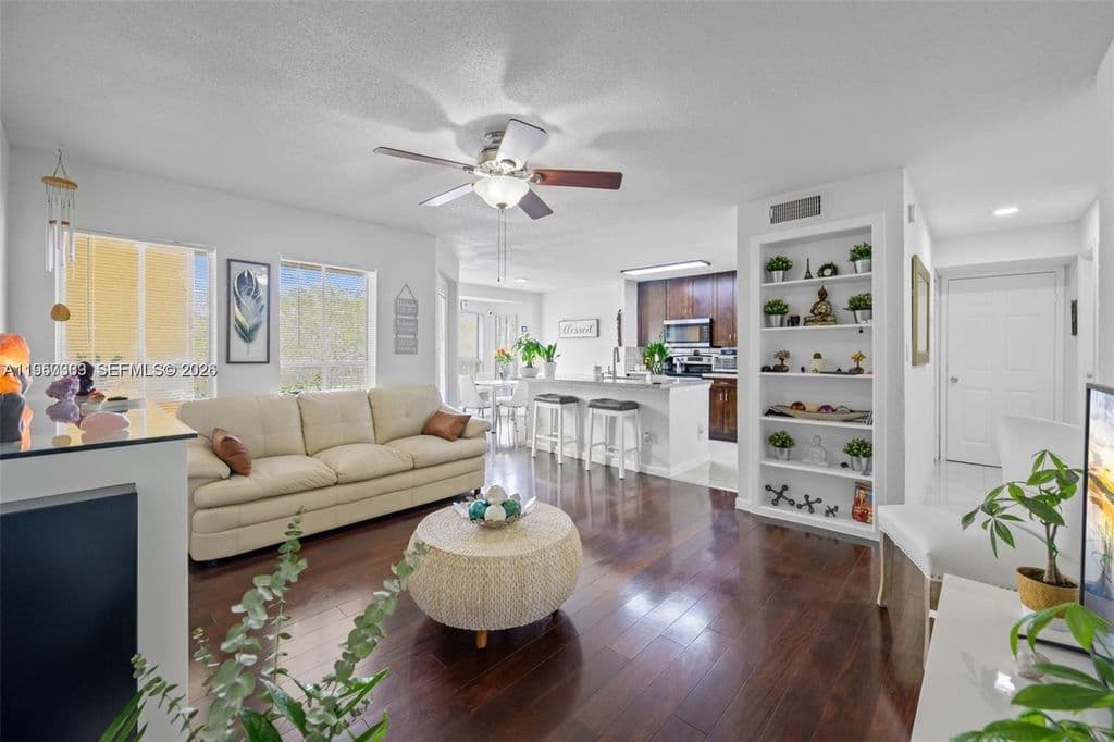 1+1 Condo — 777 Riverside Dr APT 1521