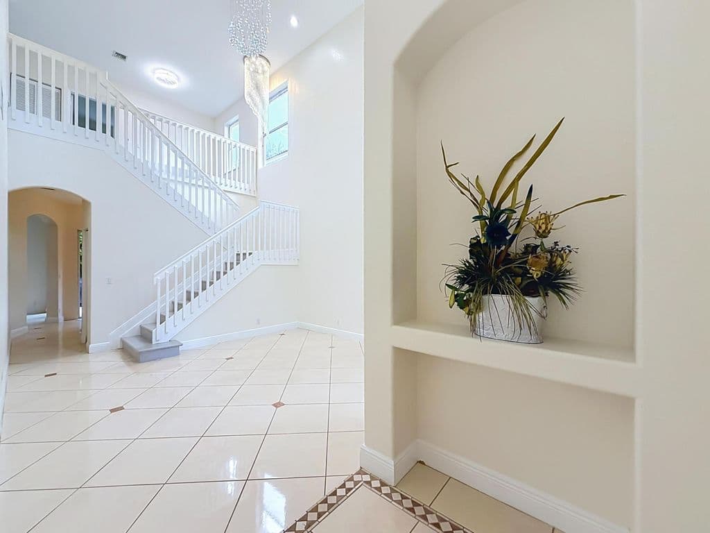3-bedroom Single-Family Home — 6657 LURAIS Drive
