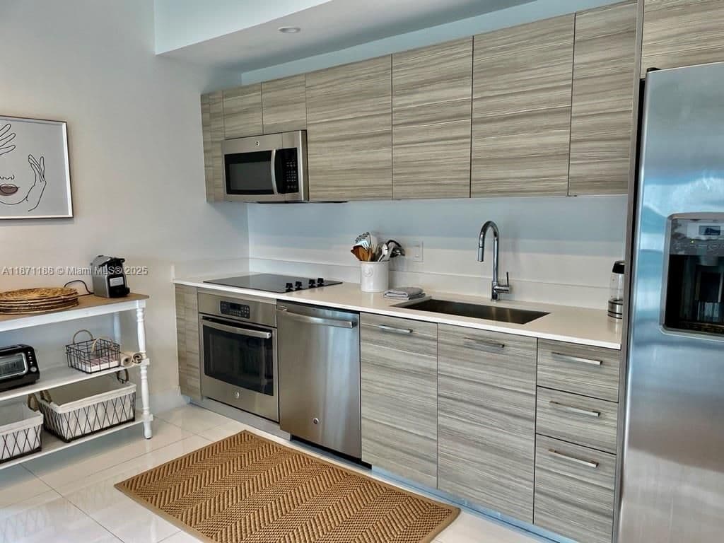 2+1 Condo — 121 NE 34th St Unit 901